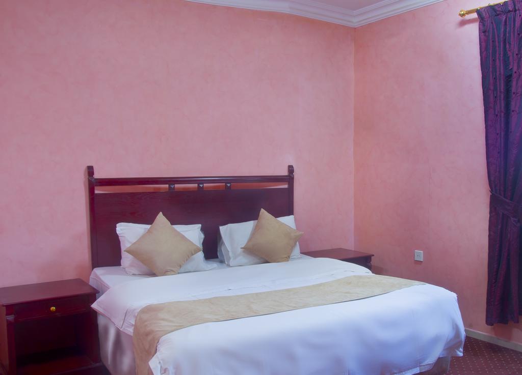 Al Farhan Hotel Suites Al Aqiq Riadh Exterior foto